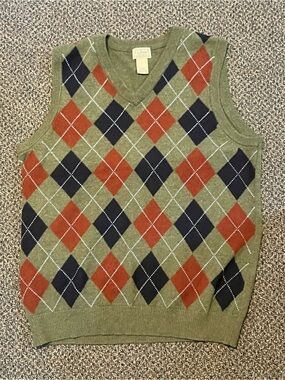 L.L. Bean Olive Argyle V‑Neck Sweater Vest with Rust and Navy Diamonds